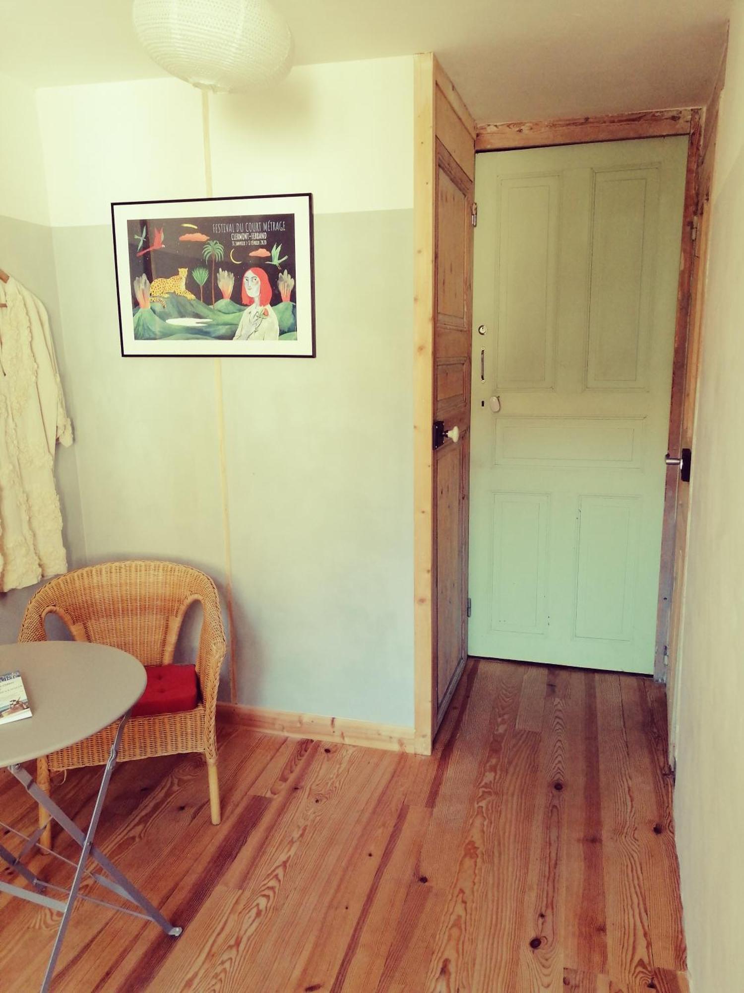 File Dans Ta Chambre ! Le Monastier sur Gazeille Szoba fotó